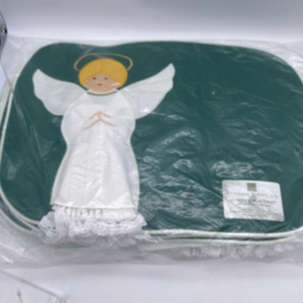 Vintage Christmas Green Placemat with White Angle